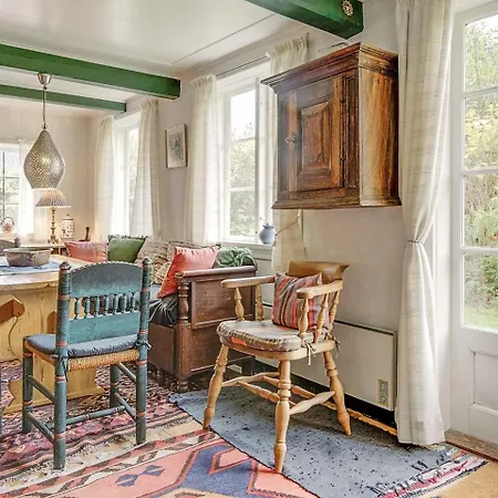 Three-bedroom Holiday In 2 Feriehus *