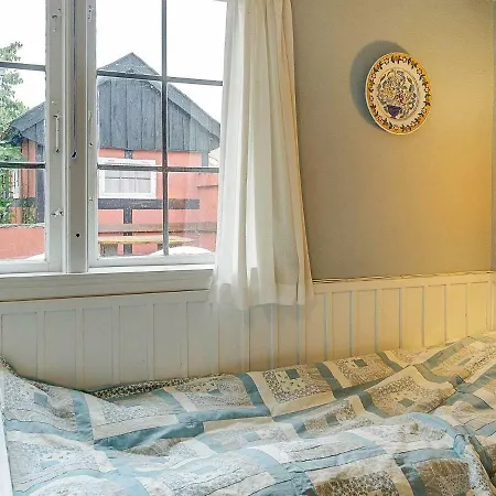 Three-bedroom Holiday In 2 * Svaneke